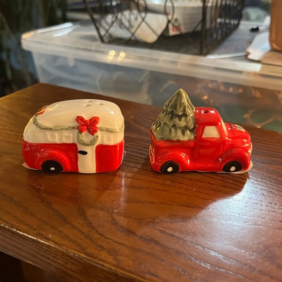 Cracker Barrel Red Truck and Trailer Salt and Pepper Shakers - Picture 1 of 4